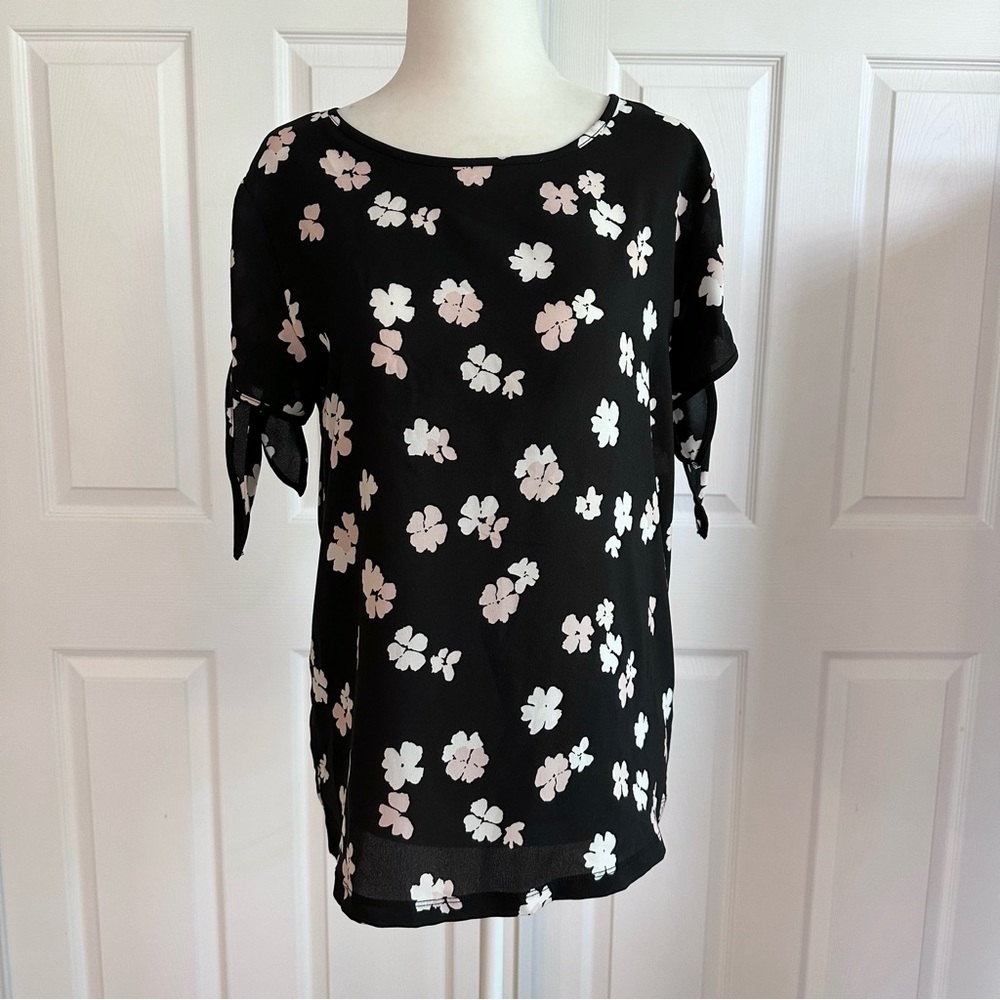 Ann Taylor Factory Black Floral Print Blouse With Keyhole Sleeves